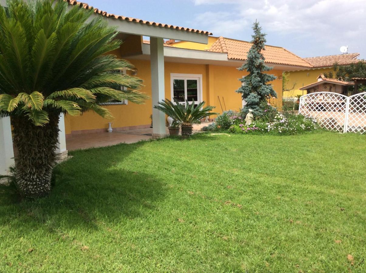 Bed and Breakfast Relais Le Folaghe Ladispoli Esterno foto