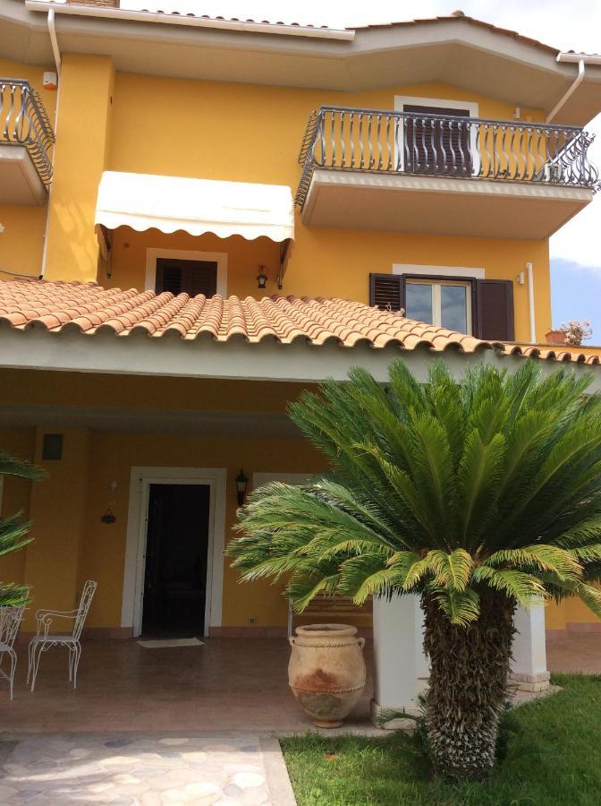 Bed and Breakfast Relais Le Folaghe Ladispoli Esterno foto