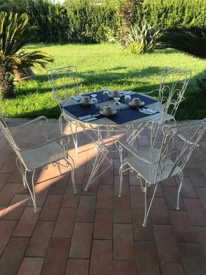 Bed and Breakfast Relais Le Folaghe Ladispoli Esterno foto