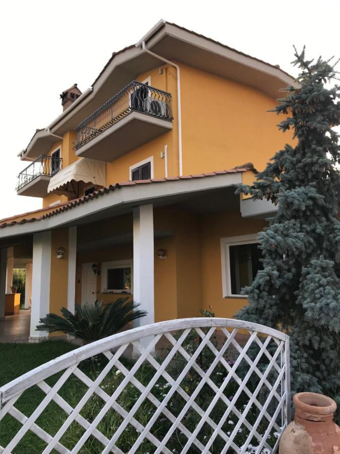 Bed and Breakfast Relais Le Folaghe Ladispoli Esterno foto