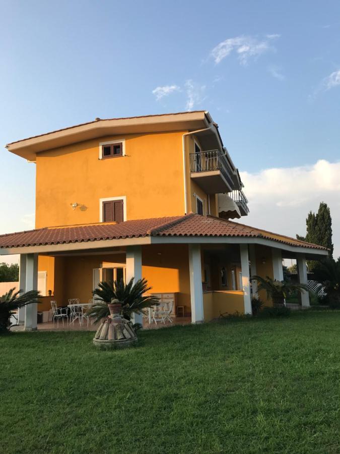 Bed and Breakfast Relais Le Folaghe Ladispoli Esterno foto